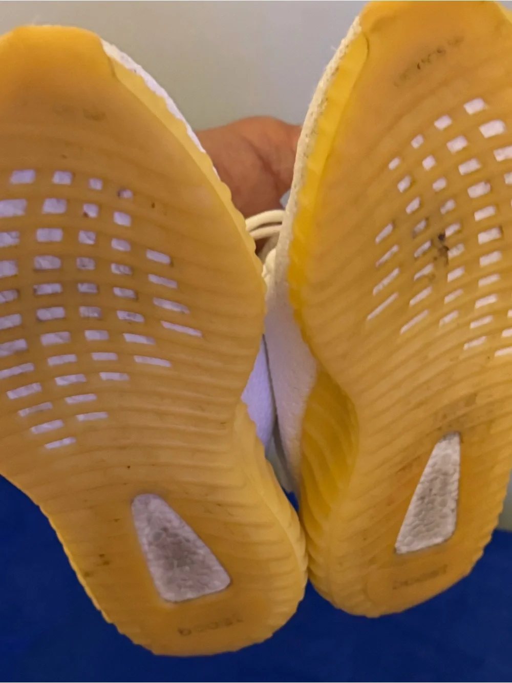 100% Authentic YEEZY Womens 7.5/Youth 6 White with Gum Sole